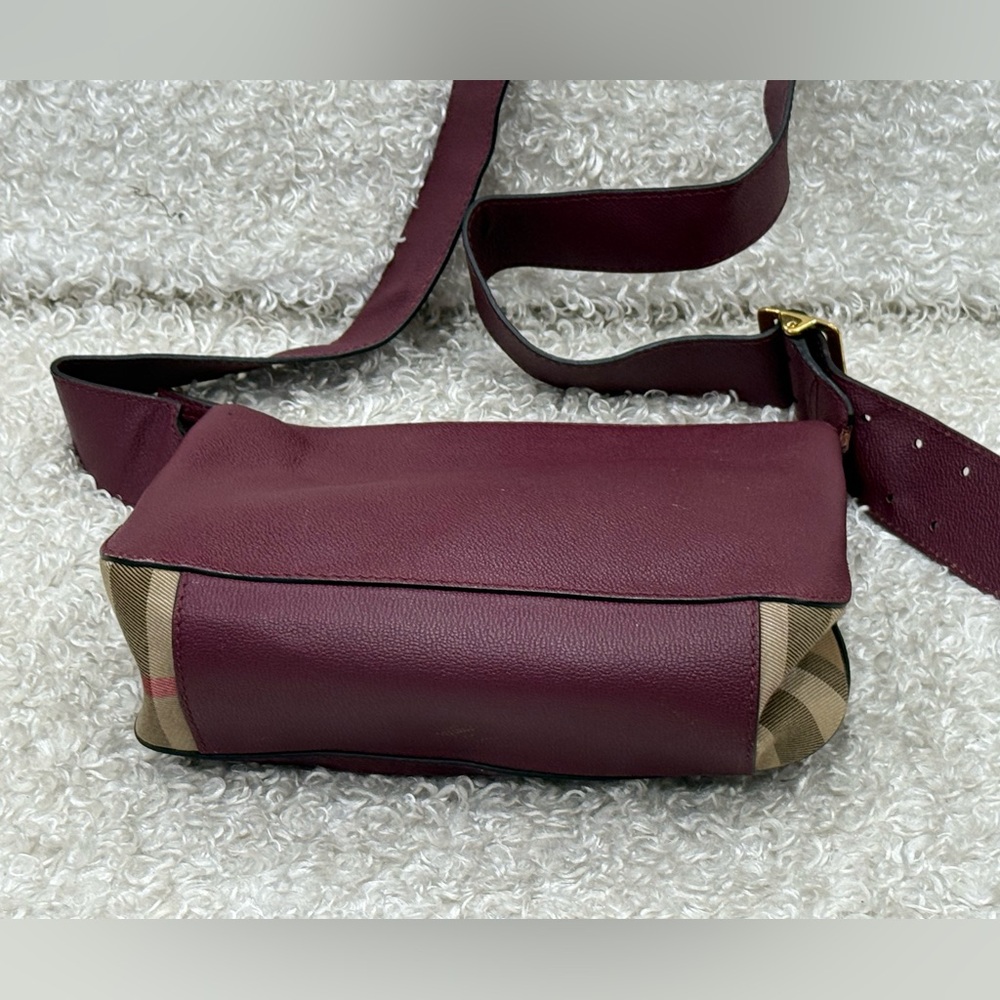 BURBERRY Helmsley Burgundy Leather House Check Adjustable Crossbody Bag - Picture 8 of 16